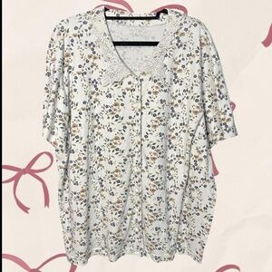 Vintage 90s floral cottage core button up with crochet collar